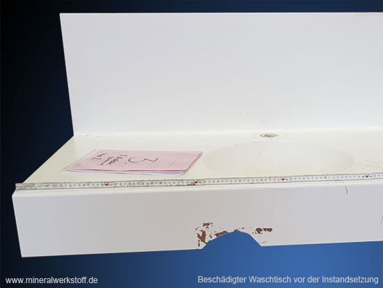 Waschtisch vor der Instandsetzung