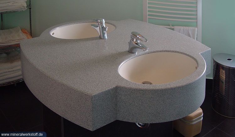 Ein frei stehender Washtop-Waschtisch